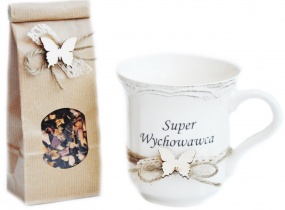 Piękny zestaw: porcelanowy kubek i pyszna herbata