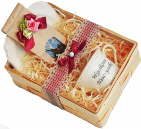 Zestaw: filiżanka, podstawek, herbata - doskonały prezent dla wychowawczyni