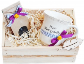 Kubek i herbata w skrzynce - prezent dla nauczycielki, nauczyciela, wychowawczyni